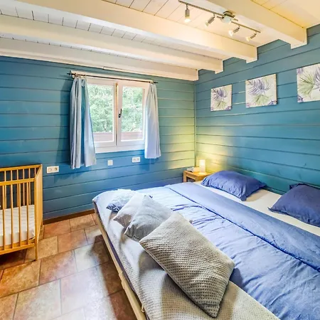 Hébergement de vacances Chic With Wellness, Cleaning Included Vesin