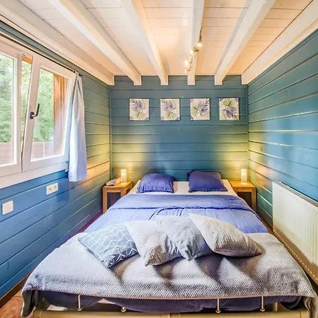 Chic With Wellness, Cleaning Included Hébergement de vacances Vesin