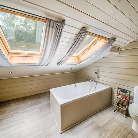 Chic With Wellness, Cleaning Included Vesin